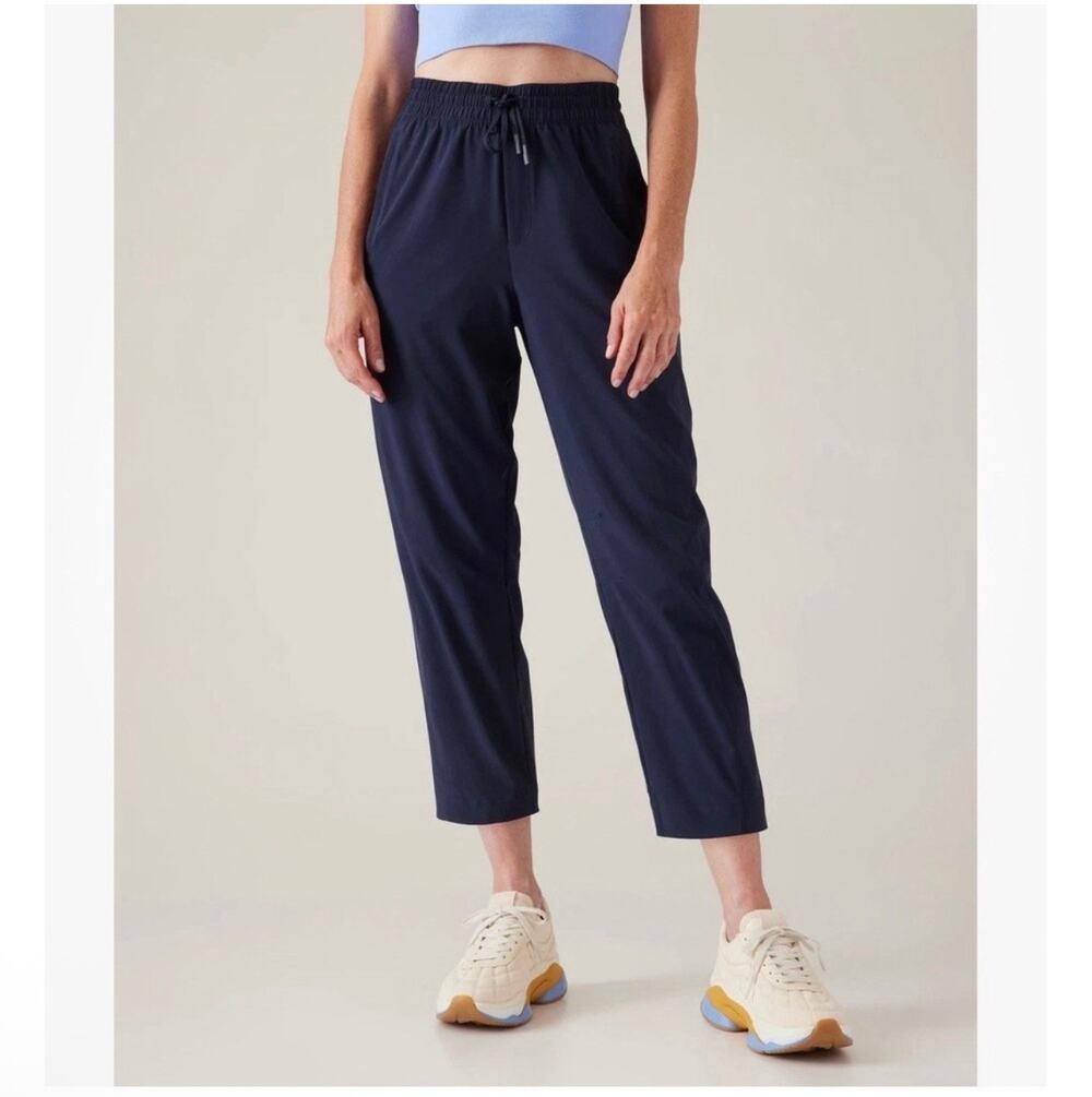 Athleta Pants Womens 4 Navy Blue Arrival Crop Stretch Sporty Commute Travel Work